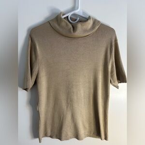 Talbots women short sleeves turtleneck Size L . Used excellent condition